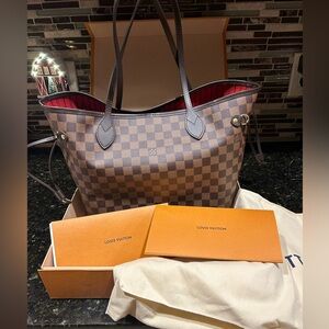 LOUIS VUITTON Neverfull MM Damier Ebene with cherry inside